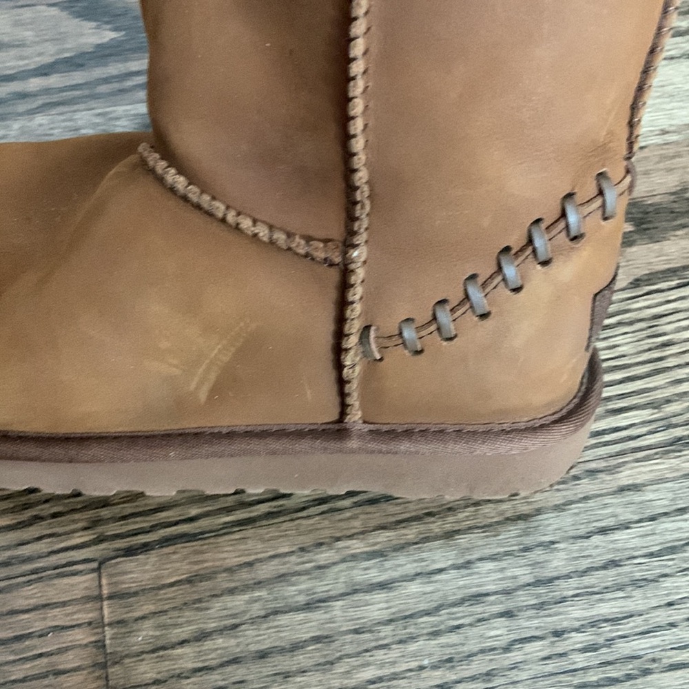 Ugg Chestnut Brown Leather Shearling Short Boot - Picture 5 of 8